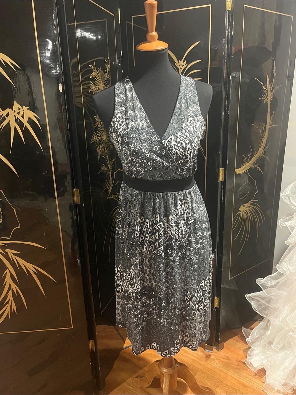 Apt. 9 Black & White Sleeveless V-Neck Midi Dress